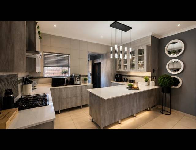 3 BEDROOM TOWNHOUSE FOR SALE IN THREE RIVERS PROPER